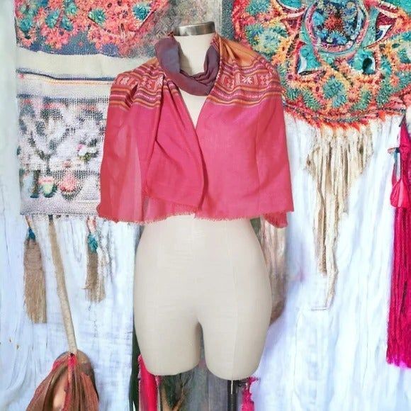 Multicolor Silk Vietnamese Hand Woven Artisan Cloth - Picture 4 of 7